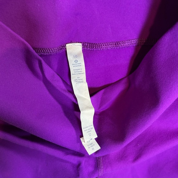 Lululemon Leggings - Size 10 (inseam 21 inches )- Purple - Picture 4 of 4